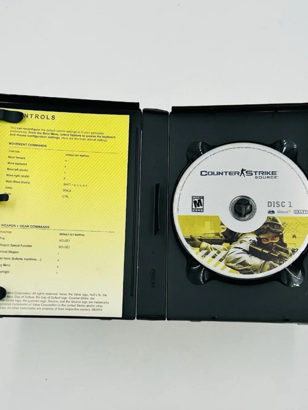 Counter-Strike: Source - 4 Disc (PC, 2005)